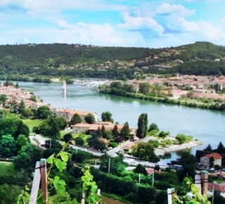 La ville de Condrieu